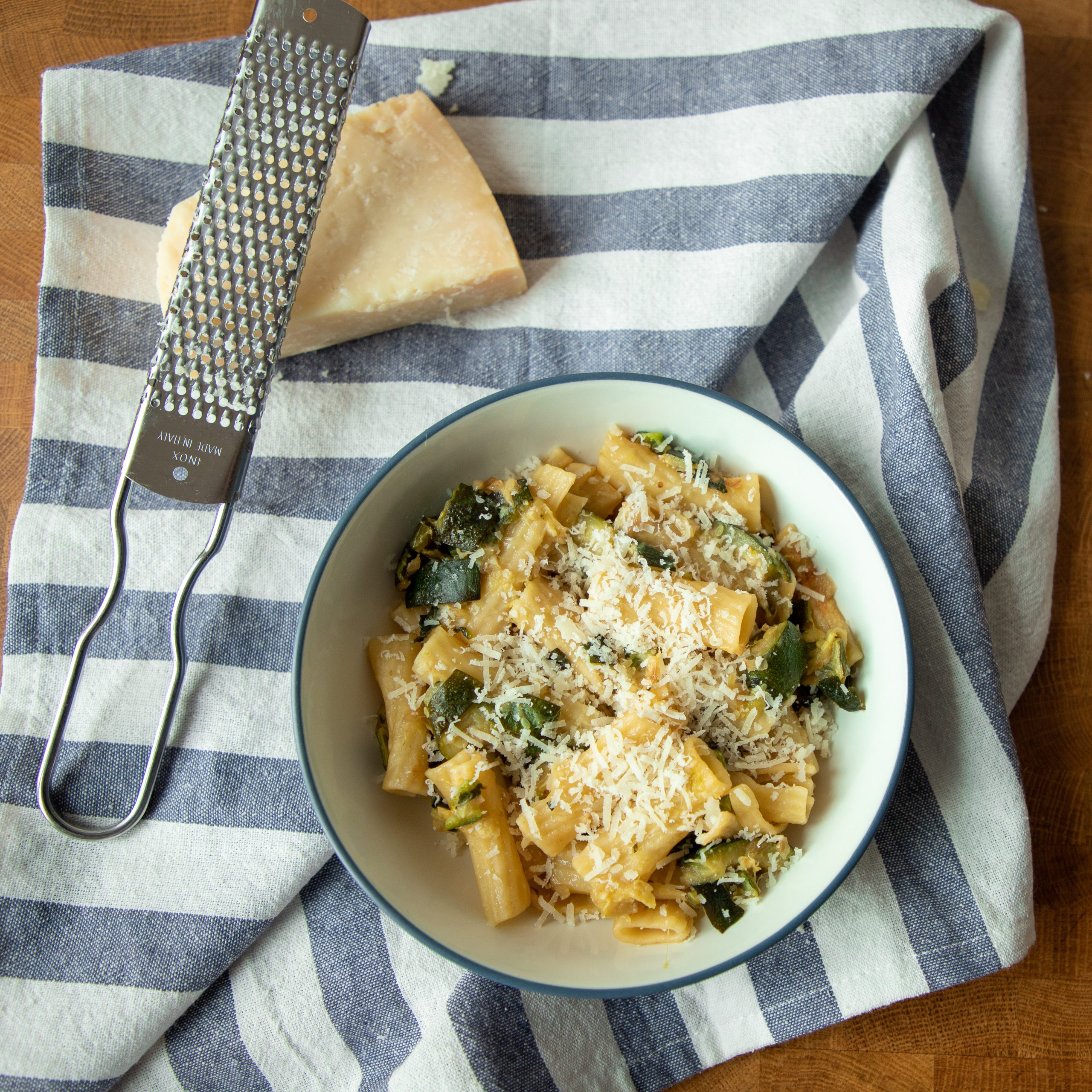 Zucchini pasta is the easiest vegetarian summer dinner!