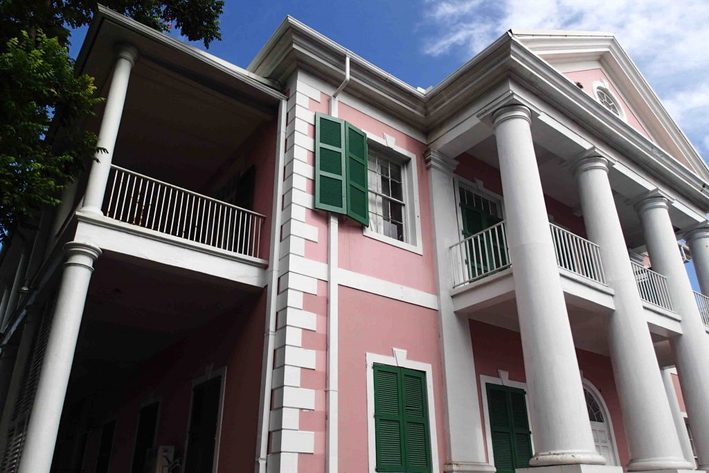 The Queen's Staircase is a highlight of Nassau, Bahamas, and it's free to boot!