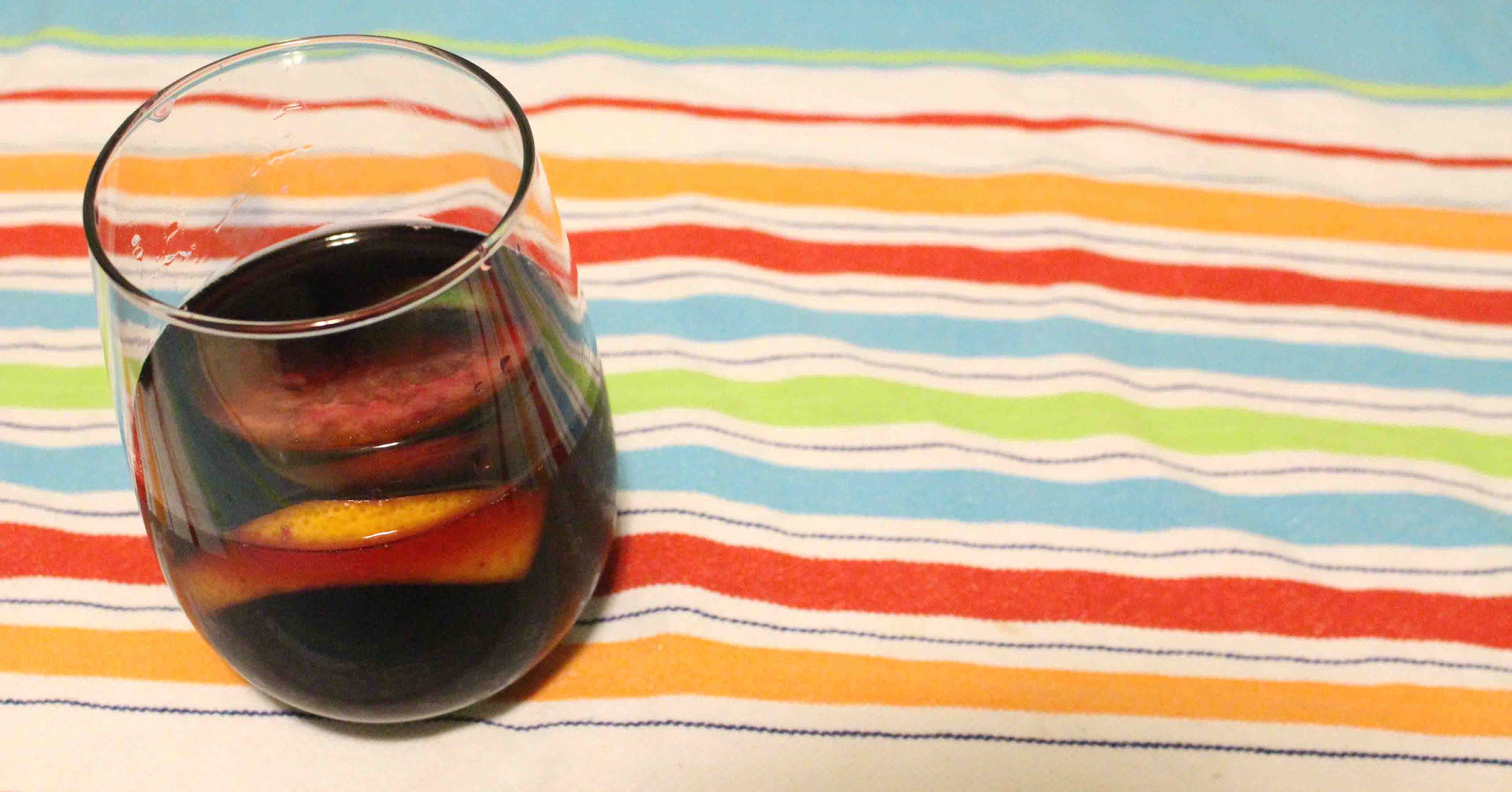 This sangria is a classic red wine cocktail that's perfect for a summer day or a girls' night! | Teaspoon of Nose