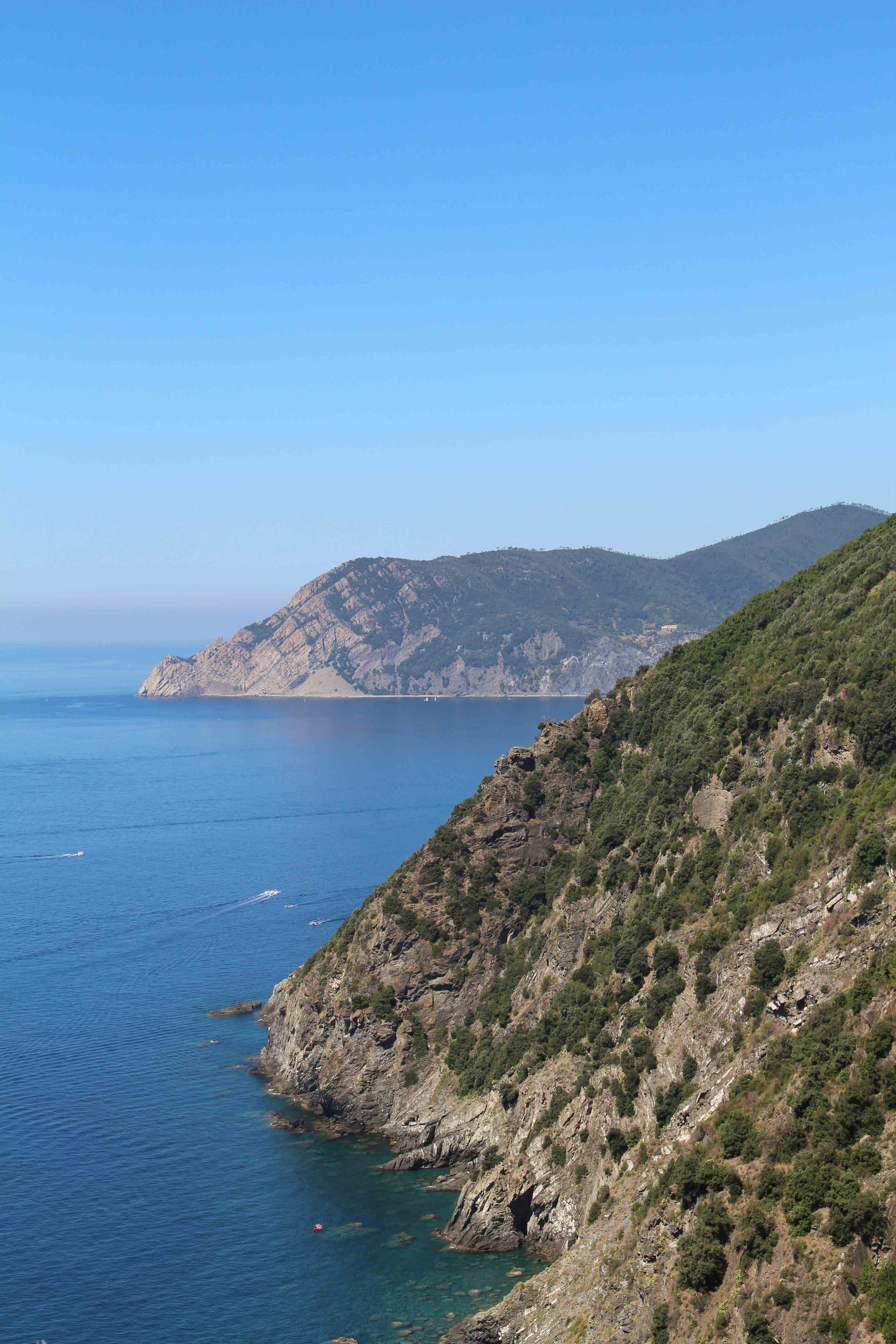 Where the mountains meet the ocean: a guide to Cinque Terre!