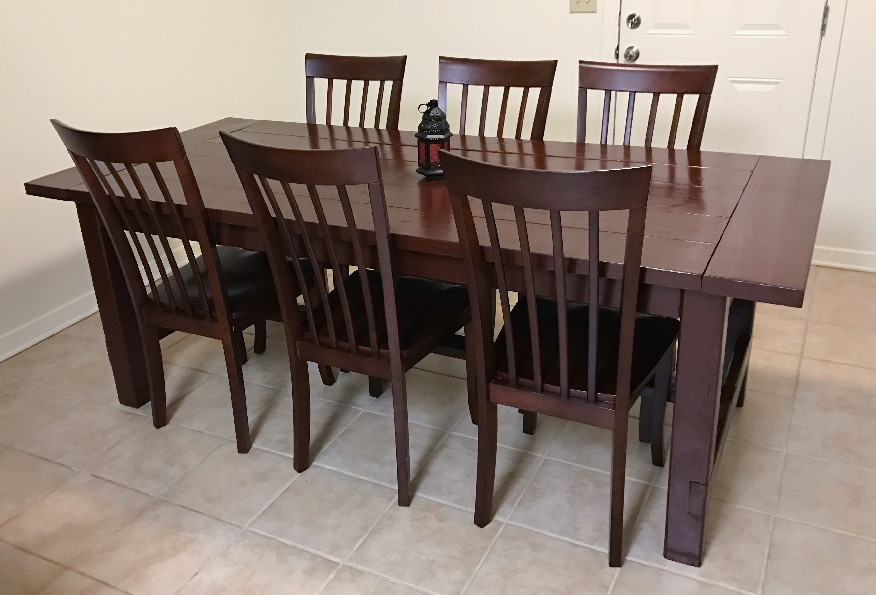 Looking for uncomplicated plans to build your own kitchen table? This DIY Farmhouse Table turned out beautifully!