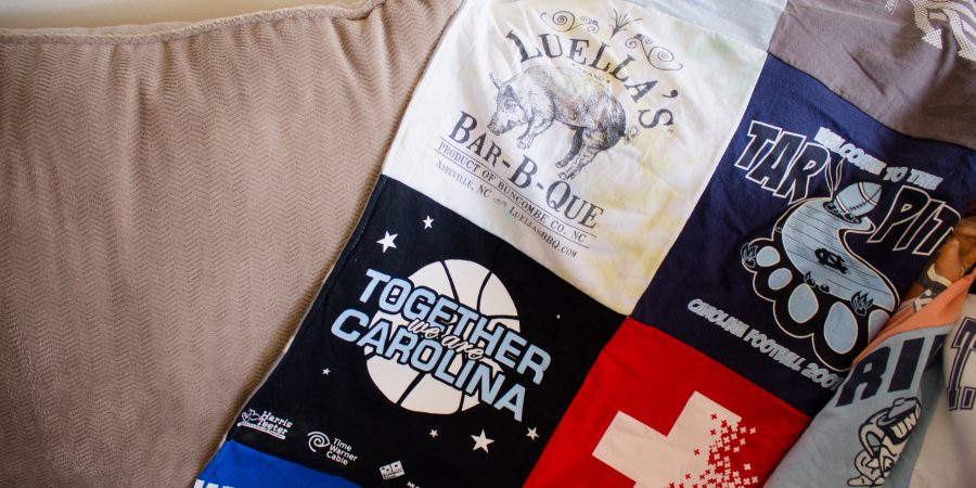 How to make your own t-shirt blanket DIY | Teaspoon of Nose