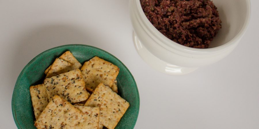 Tapenade is a classic Greek dish, perfect as an appetizer dip or spread for a salad! | Teaspoon of Nose