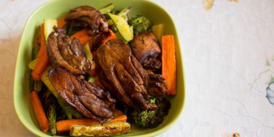 These balsamic chicken strips make for a kid-friendly dinner with have grown up flavors! | Teaspoon of Nose