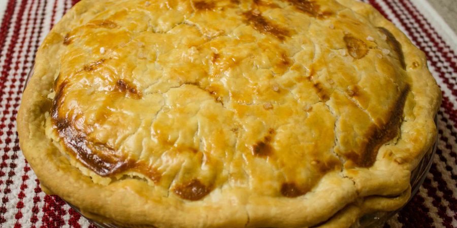 This chicken pot pie hits the spot for hearty, warming comfort food! | Teaspoon of Nose