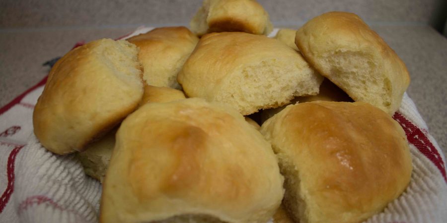 Honey butter dinner rolls - what more could you want? | Teaspoon of Nose