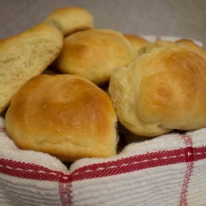 Honey butter dinner rolls - what more could you want? | Teaspoon of Nose