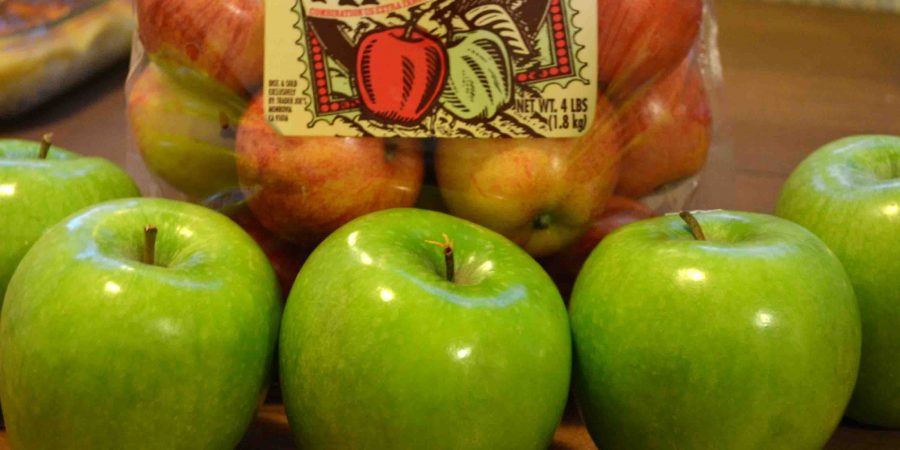 Gluten free apple crisp is a surprisingly easy dessert to throw together! | Teaspoon of Nose