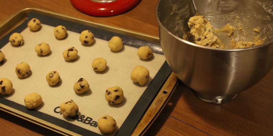 Classic chocolate chips cookies: there's ALWAYS comfort that comes from one of these babies!  | Teaspoon of Nose