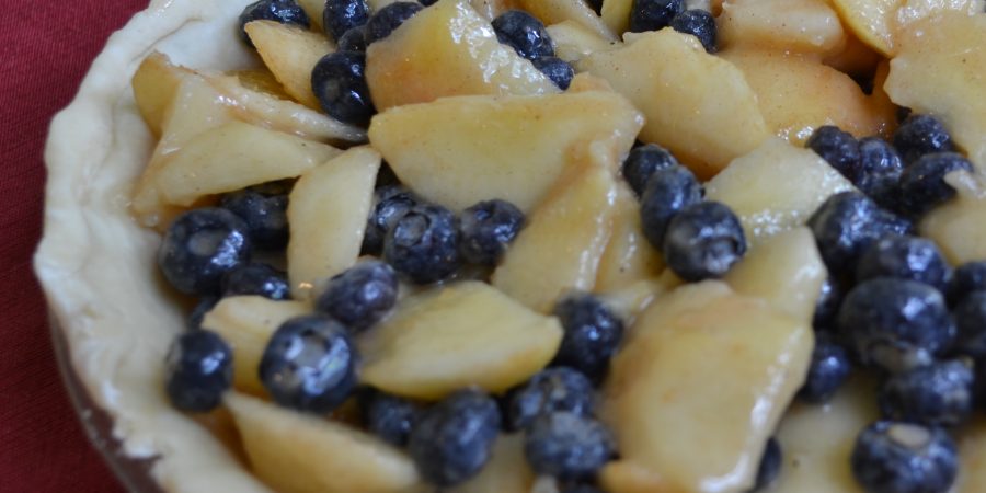 The perfect summertime treat: peach blueberry pie!  | Teaspoon of Nose