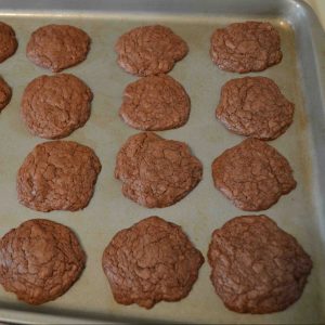 These nutella cookies are the easiest cookies I've EVER heard of! 