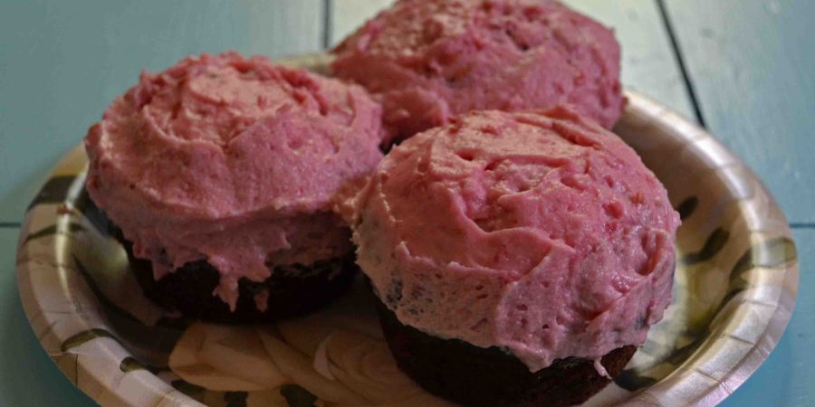 These chocolate cupcakes with raspberry frosting are completely irresistible!