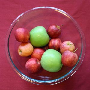 Nothing says the holidays like classic apple pie!