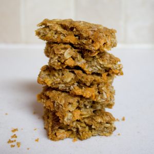 Oatmeal Scotchies are the perfect dessert for fall baking, hosting, or kid-friendly activities! | Teaspoon of Nose