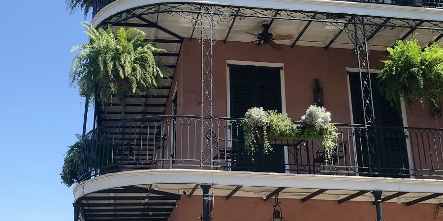 The French Quarter is DEFINITELY worth seeing in New Orleans, but you have to know where to look! | Teaspoon of Nose