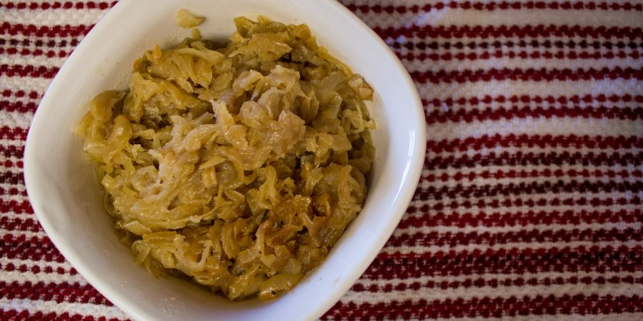 Caramelized onions make the perfect side dish slash condiment for your next big meal! | Teaspoon of Nose