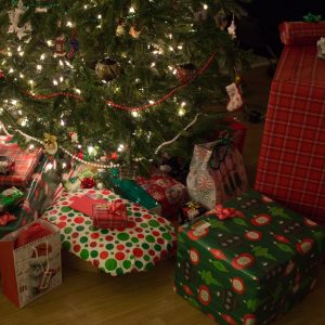 gift guide for the traveler! Here are 25 fantastic gift ideas to feed their wanderlust this Christmas.