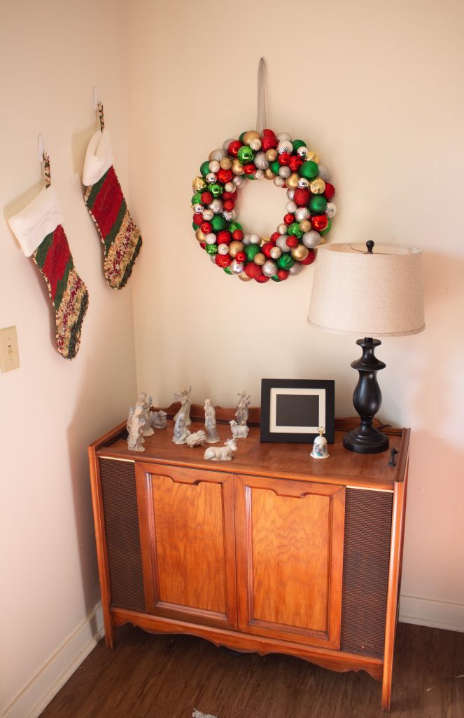 This DIY ornament wreath is a fantastic little DIY that you can put together in an hour for an elegant bit of Christmas decor!