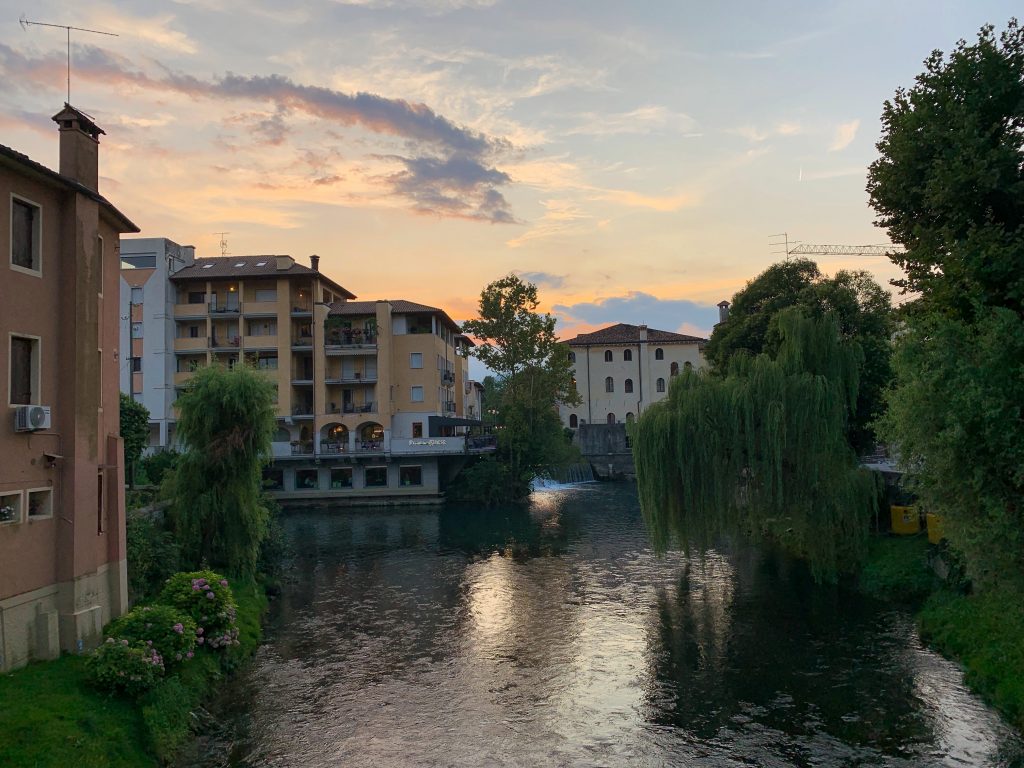 Living as an expat means I'm constantly noticing cultural differences between the United States and Italy! Here are a few I've noticed so far.