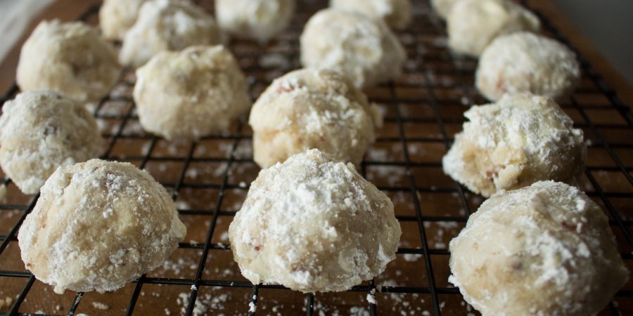 Mexican wedding cookies, aka snowball cookies, are the perfect addition to your Christmas cookie spread!