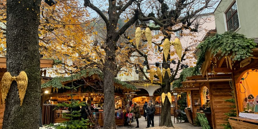 Salzburg Christmas market should definitely make your list of European Christmas markets worth exploring. From great food to gorgeous crafts, there's so much to see and try!