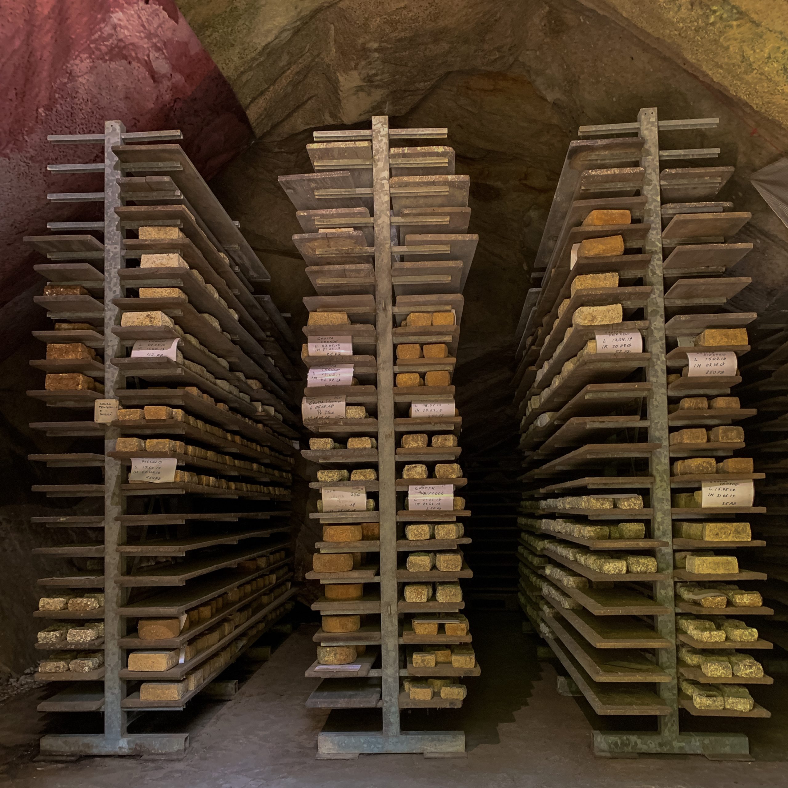 Local Italy: Grotte del Caglieron