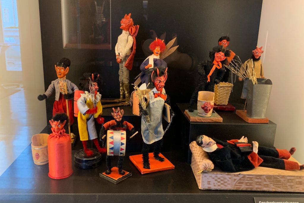 Salzburg has shot up to the top of my list of favorite European cities, and the best way to see it is with the Salzburg Card! Today I'm giving a peek into what it covers and the best things to see with it.