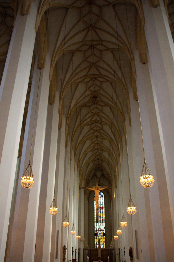 If you only have a quick visit, here's what you need to see in Munich! From history to museums to architecture - and a free walking tour!