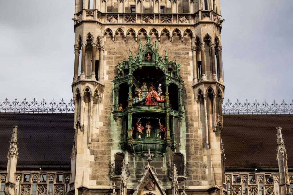 If you only have a quick visit, here's what you need to see in Munich! From history to museums to architecture - and a free walking tour!