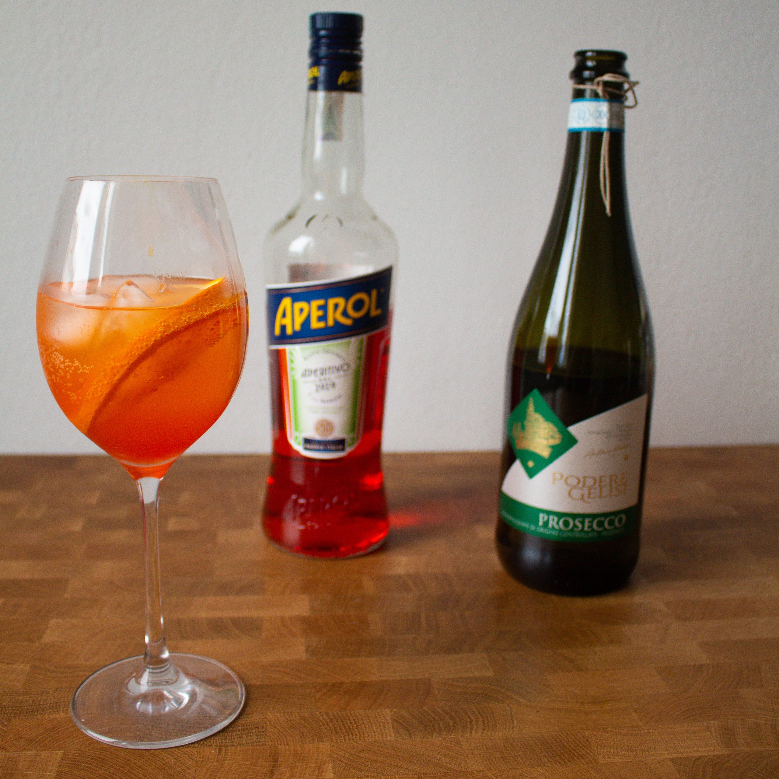 The iconic apertivo: aperol spritz!