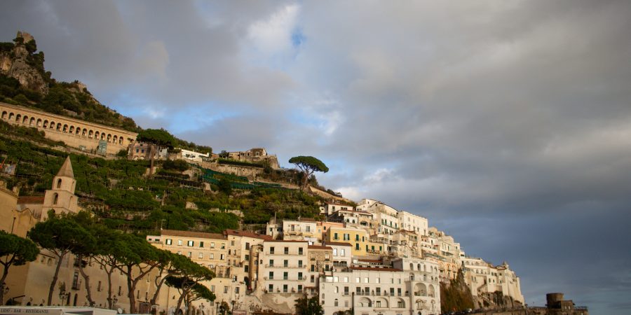 There are a few iconic sights in the town of Amalfi that you should see! Here's how to do Amalfi in an afternoon, including the cathedral & secret elevator!