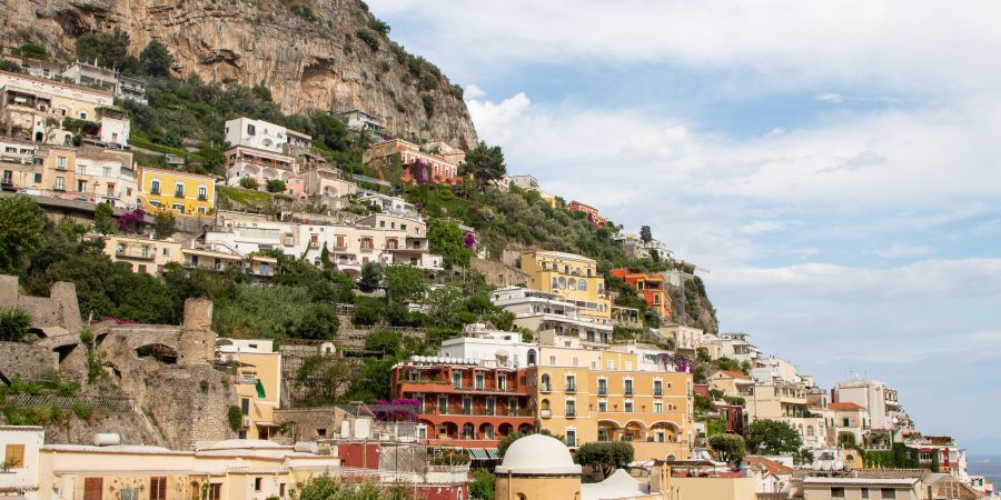 Positano is the ideal home base for a vacation on the Amalfi Coast! From location to budget to options for restaurants, Positano is the perfect Amalfi Coast town.