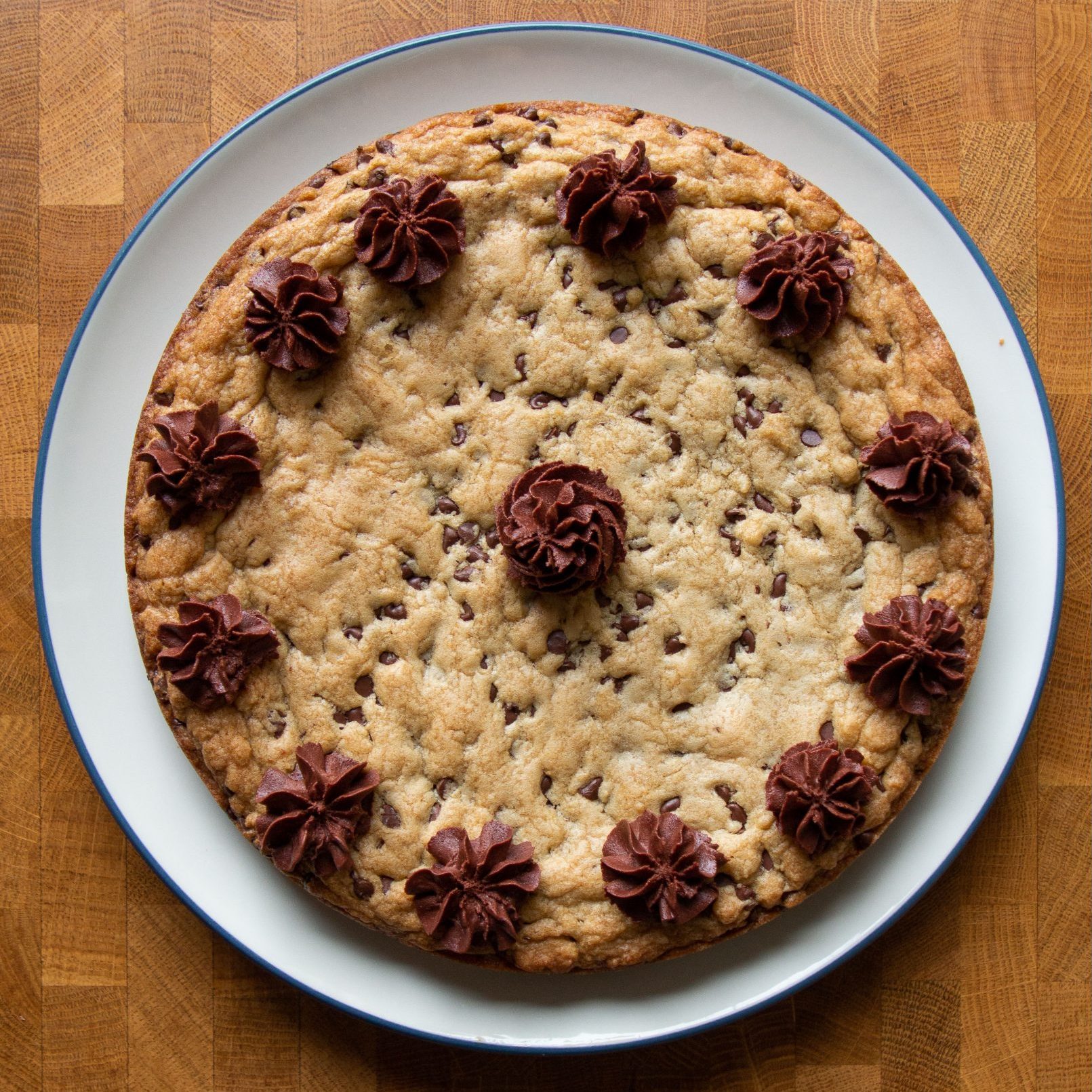 Classic chocolate chip cookie cake, at home!