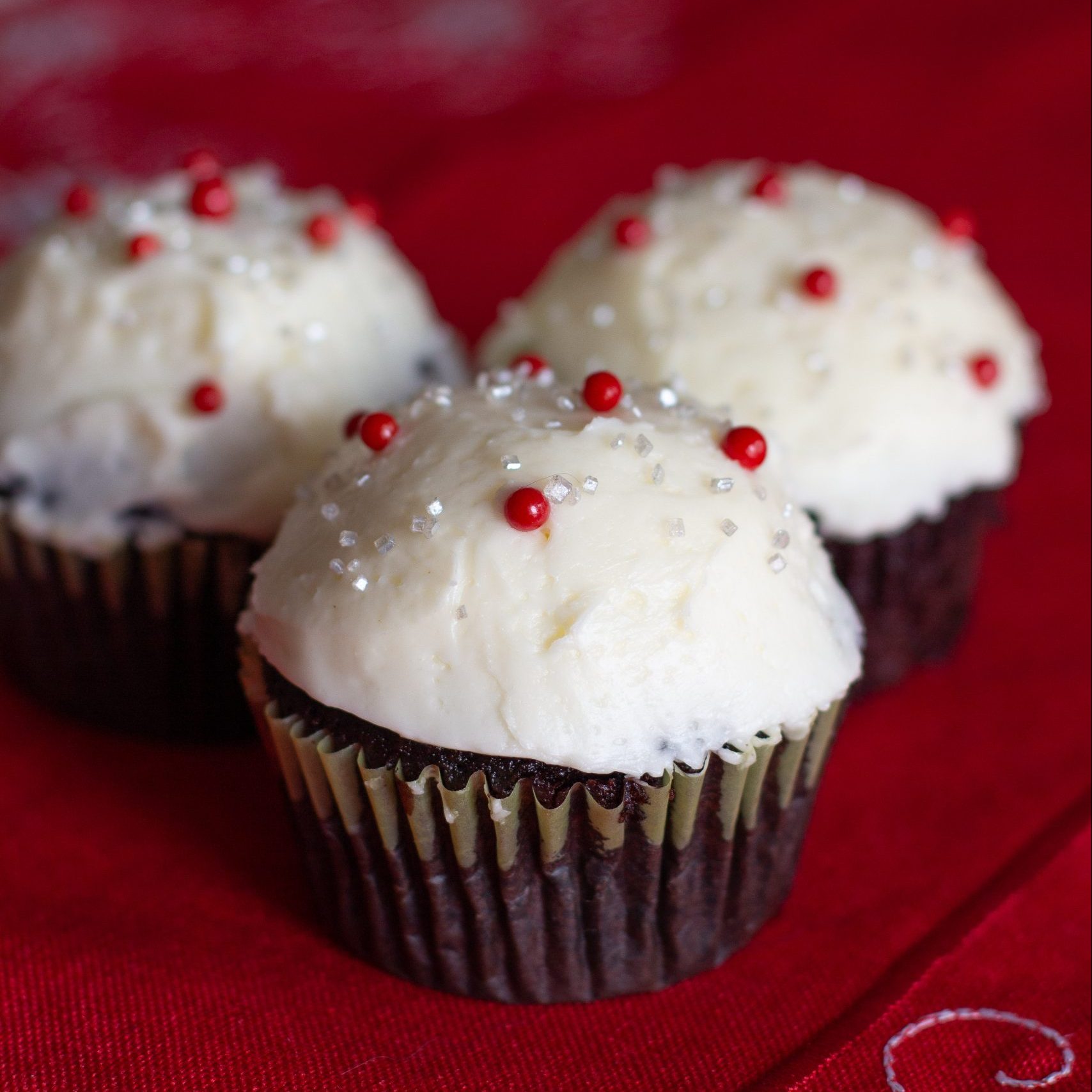 Dark Chocolate Peppermint Cupcakes - with peppermint swiss meringue buttercream