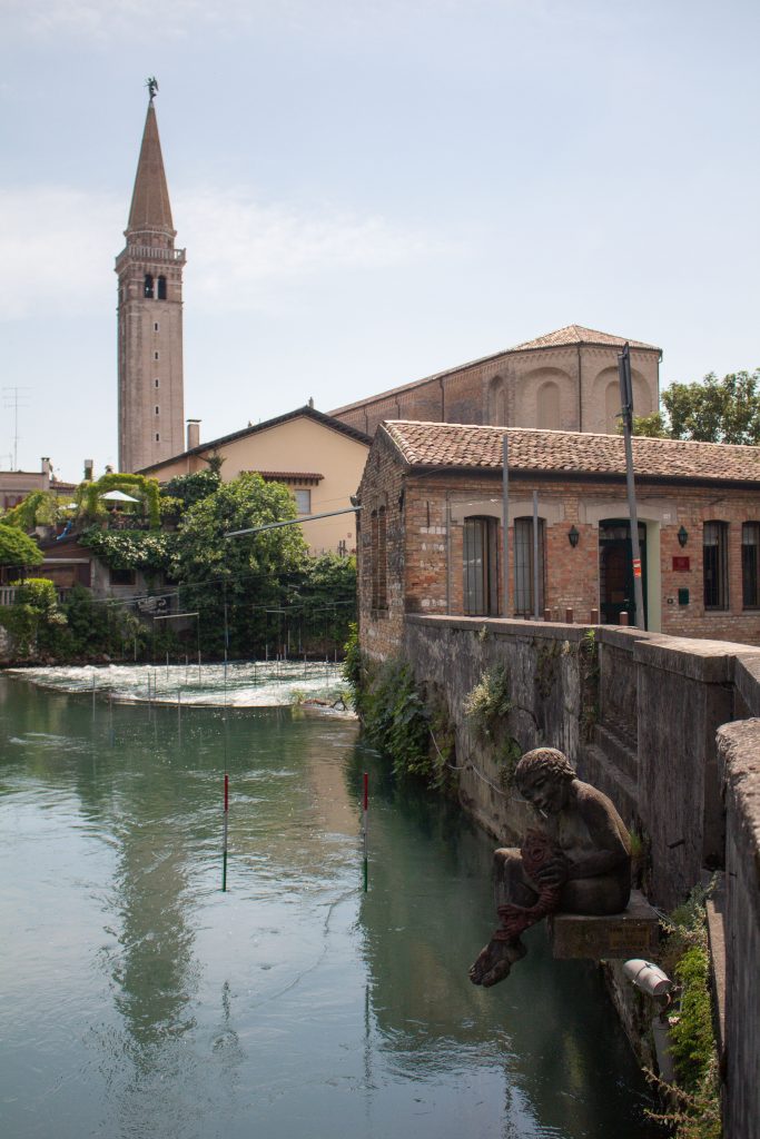 From restaurants to secret bridges, here's a roundup of all the best parts of Sacile, Italy! If you're PCSing to Aviano Air Base, here's what you need to know about Sacile! | Teaspoon of Nose