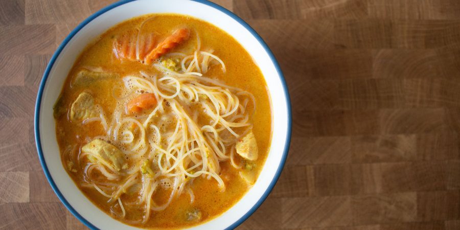 Thai noodle soup makes a fantastic weeknight meal that you can pull together with whatever's in the fridge!  | Teaspoon of Nose