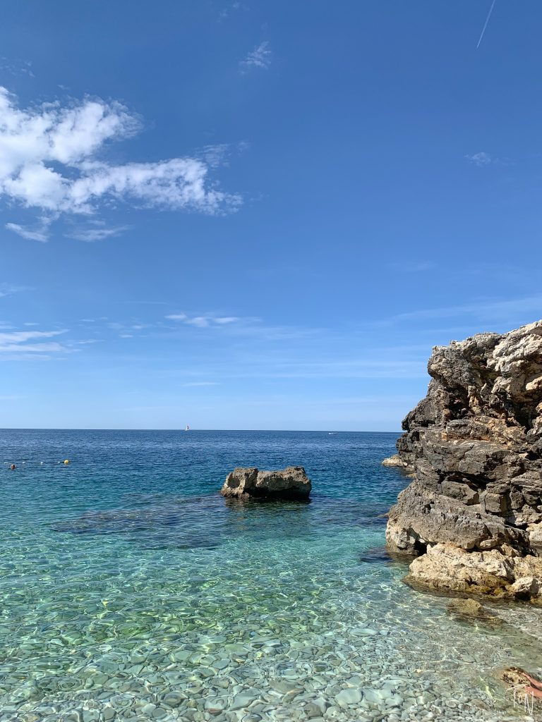 Pula, Croatia is the perfect off-the-beaten-path destination for a relaxing weekend! If you want gorgeous water, nice hotels, and...