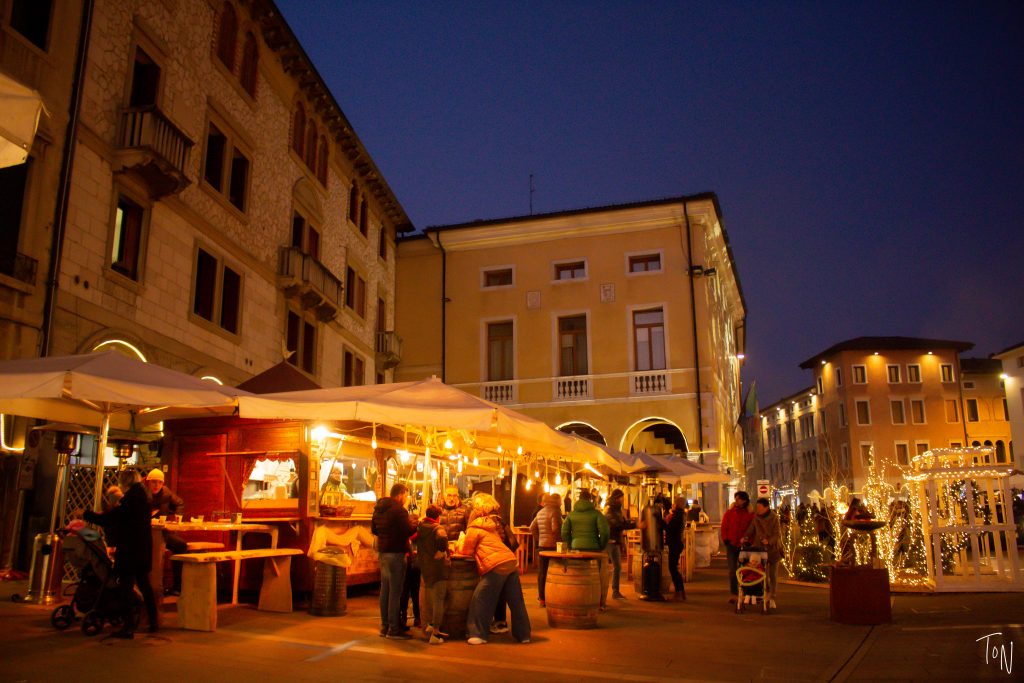 The Sacile Christmas market is everything you want in a small town Italian market!
