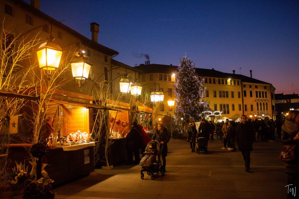 The Sacile Christmas market is everything you want in a small town Italian market!