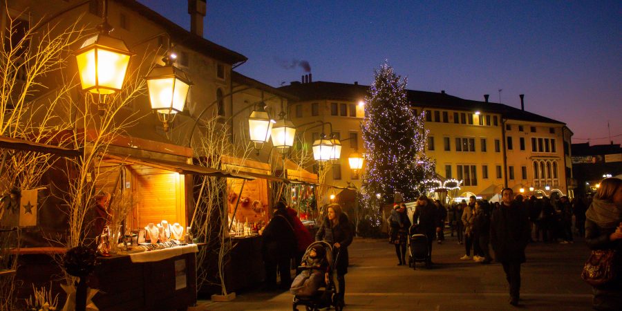 The Sacile Christmas market is everything you want in a small town Italian market!