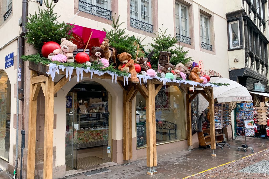 Want to plan the perfect trip to experience the Strasbourg Christmas markets?? I've got your full guide on Teaspoon of Nose!