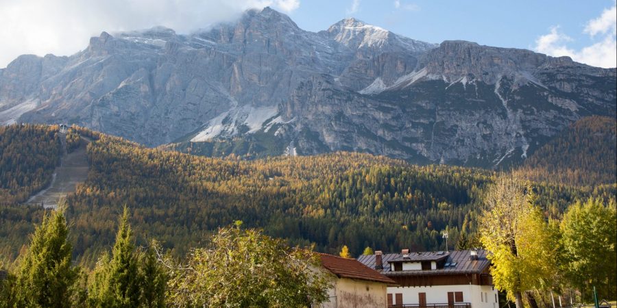For experiencing the Veneto Dolomites, you can't beat Cortina d'Ampezzo! Here's a roundup of my favorite hikes and trails in outdoor Cortina.