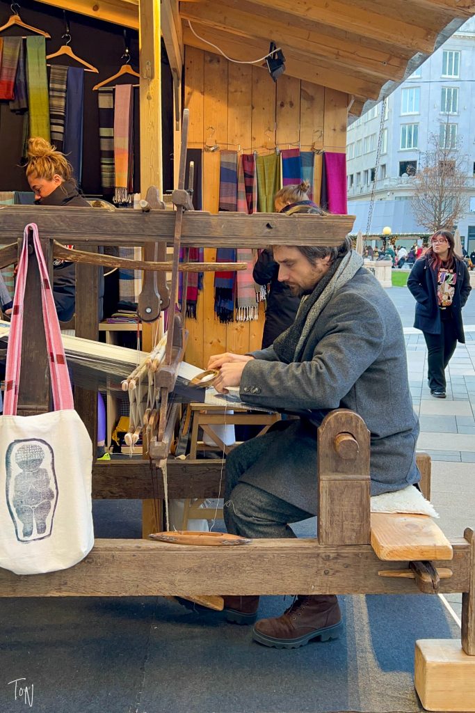 Budapest Christmas markets are some of my favorites! With a good mix of traditional options, artisan crafts, and Hungarian goodies all in one place, what more can you ask for?