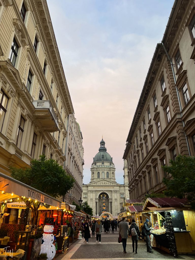 Budapest Christmas markets are some of my favorites! With a good mix of traditional options, artisan crafts, and Hungarian goodies all in one place, what more can you ask for?