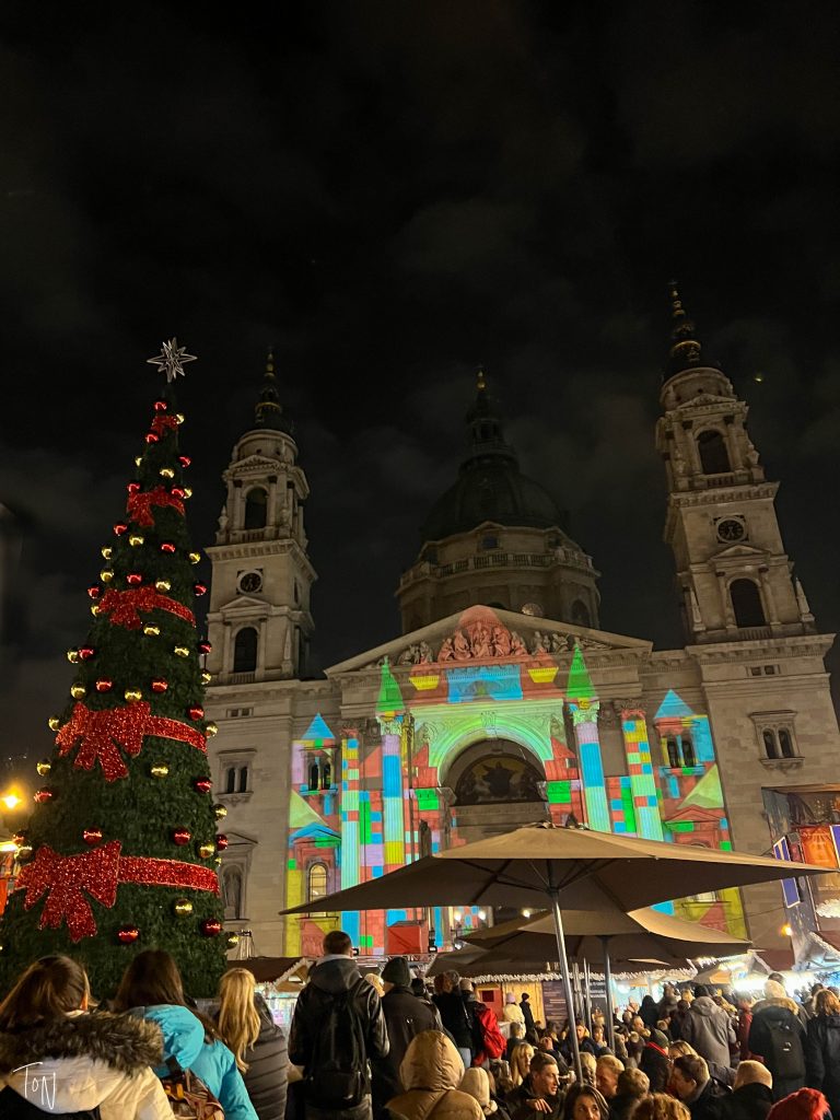 Budapest Christmas markets are some of my favorites! With a good mix of traditional options, artisan crafts, and Hungarian goodies all in one place, what more can you ask for?