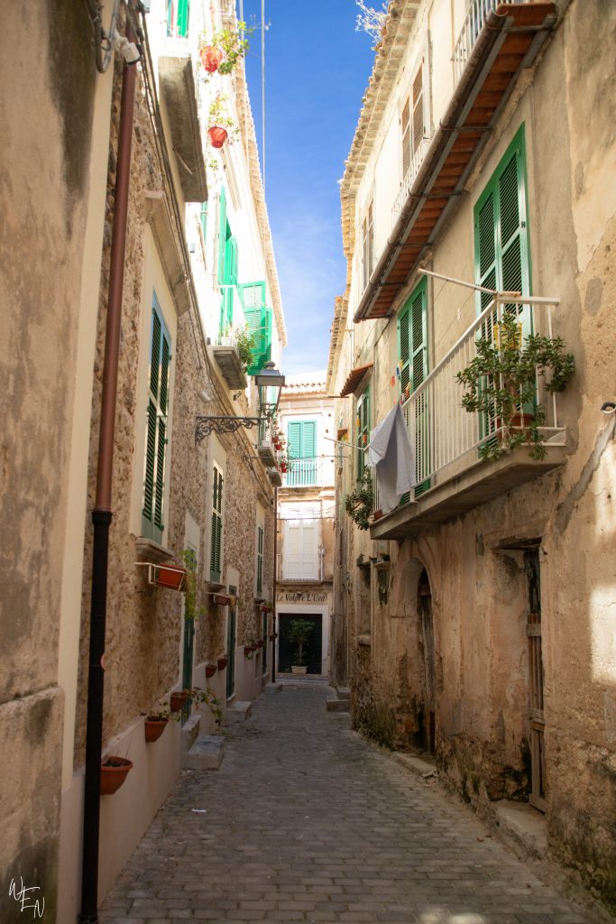 The best things to do in Tropea: explore old town!